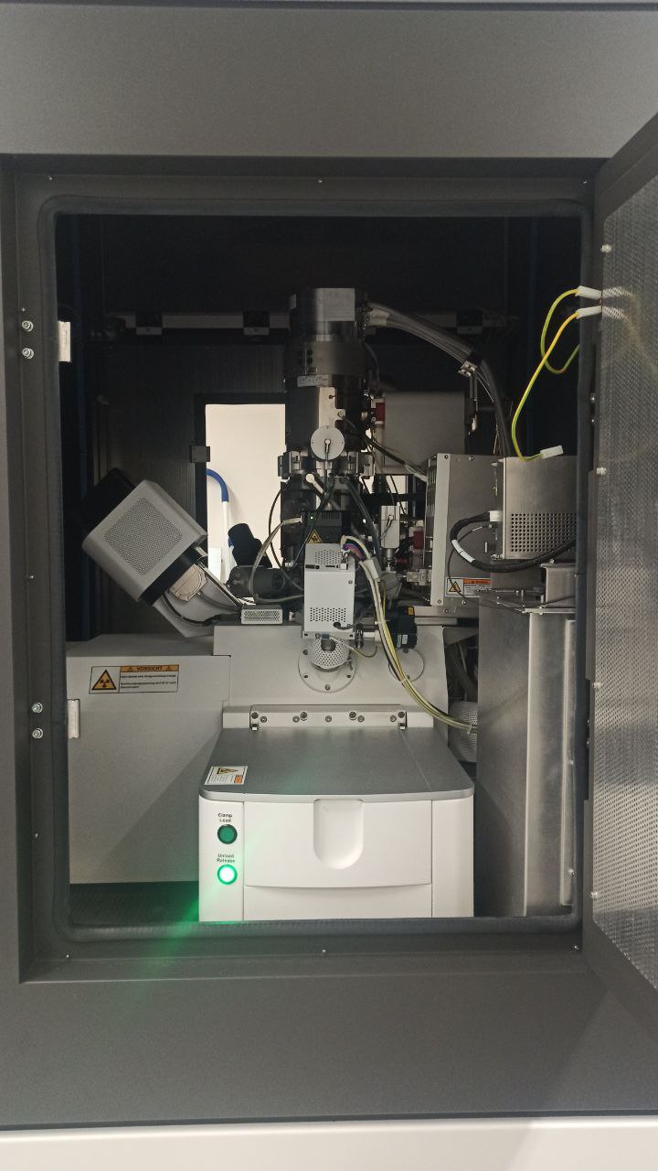 KIT - LEM - Equipment - FIB - FEI Helios G4