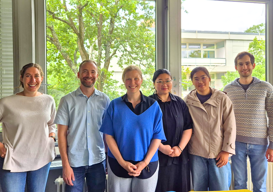 <Text wird generiert, bitte warten...>